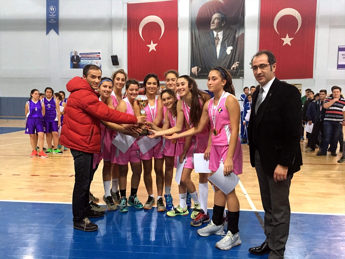 Sinop\'ta Okul Sporları Faaliyetleri