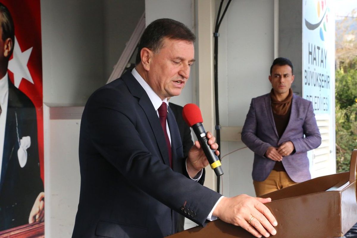 Türkmen Beyi Heykeli Dörtyol\'da Yerini Aldı