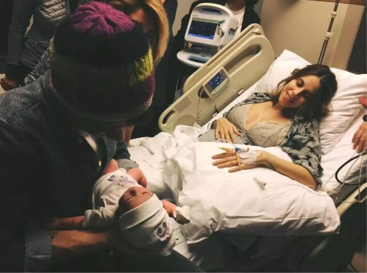 Uraz ve Melis Kaygılaroğlu Çiftinin Bebeği Dünyaya Geldi!