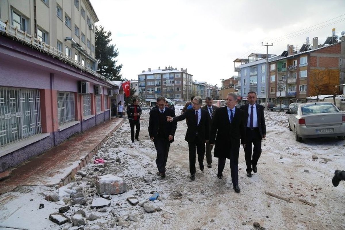 Vali Gül, Numune Hastanesi\'ndeki Yıkım Çalışmalarını İnceledi