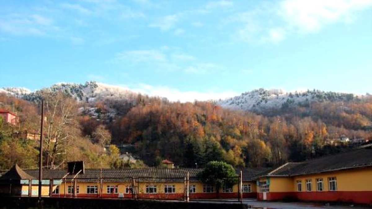 Zonguldak\'ta Sonbahar ve Kış Manzarası Aynı Karede