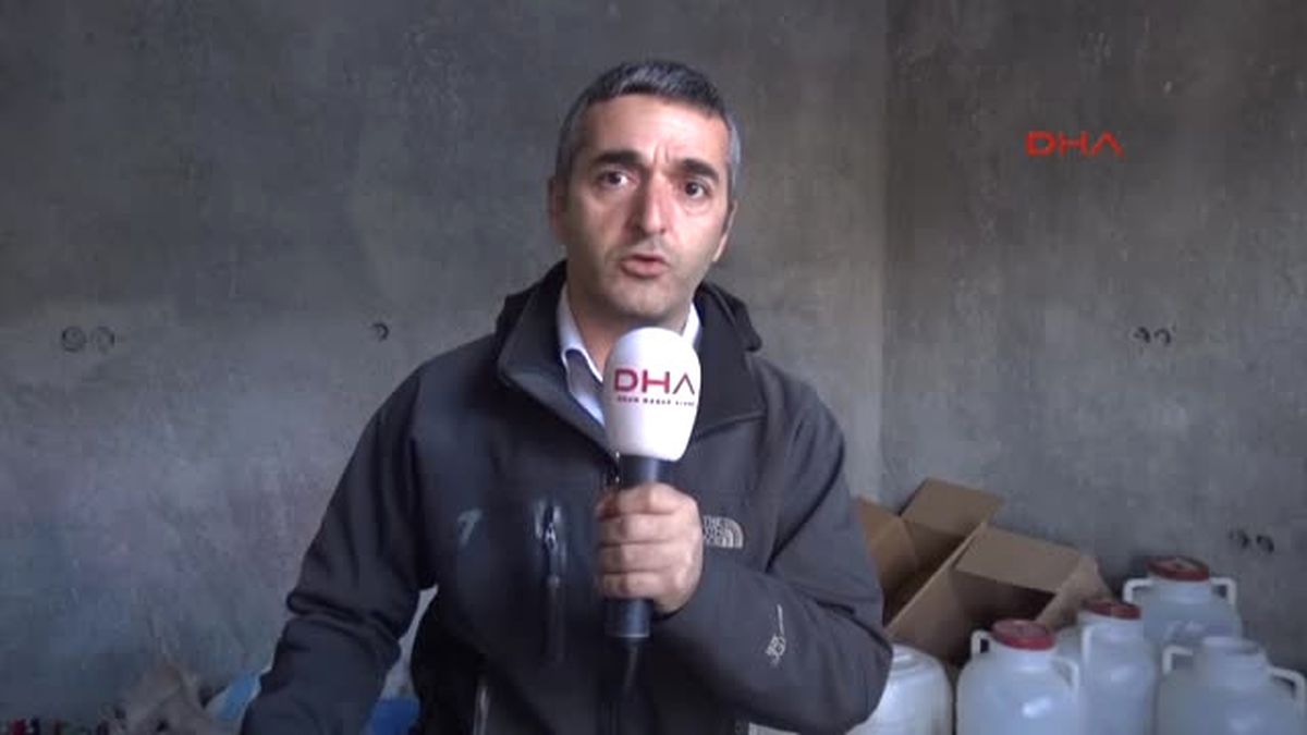 Adana Kaçak Içki Imalathanesinde Çöpten Toplanmış Yüzlerce Kirli Şişe Bulundu