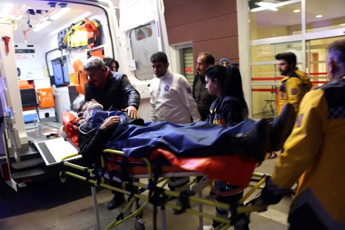 Adıyaman\'da İki Otomobil Çarpıştı: 9 Yaralı