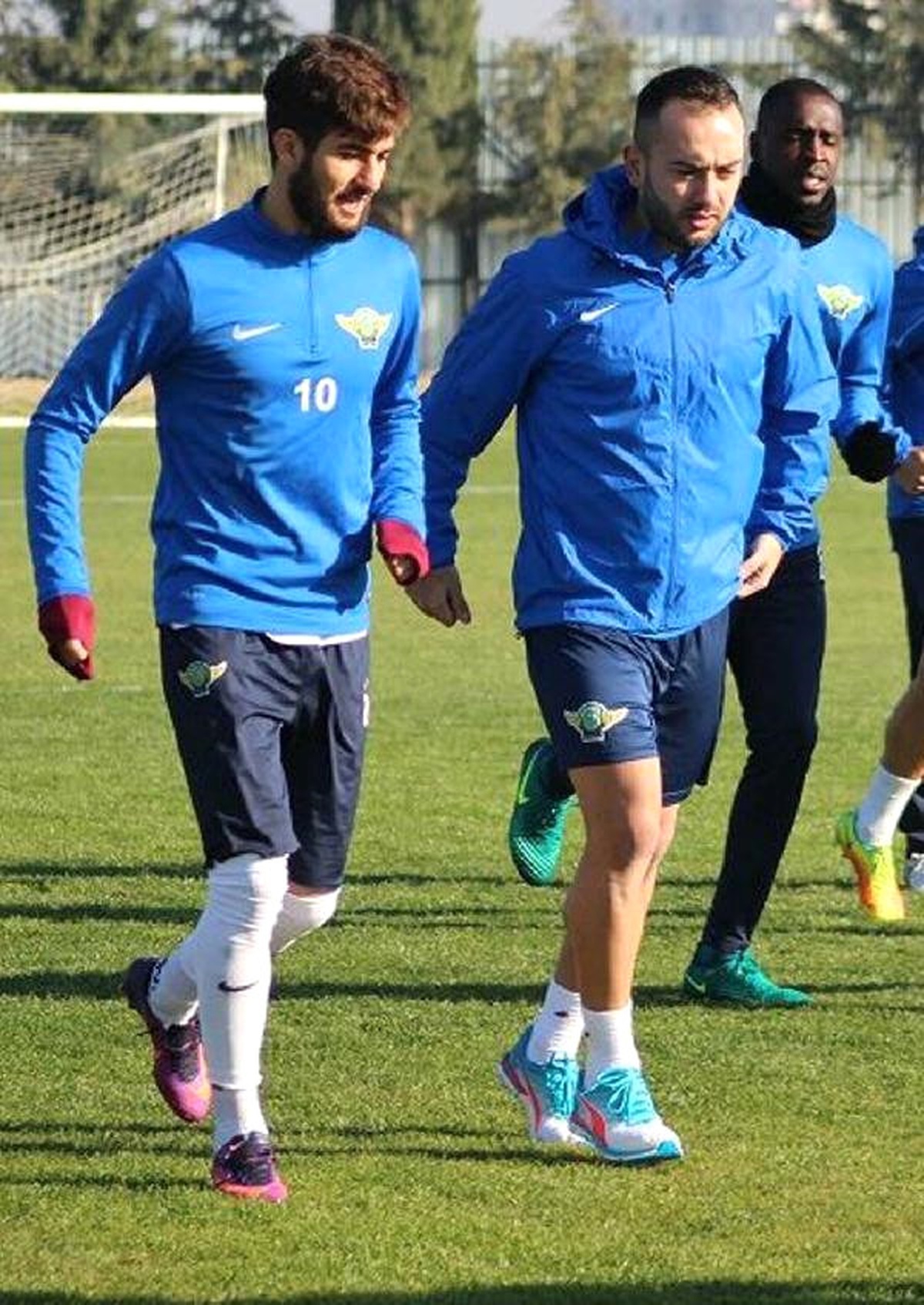 Akhisar Belediyespor\'da Olcan Antrenmana Çıktı