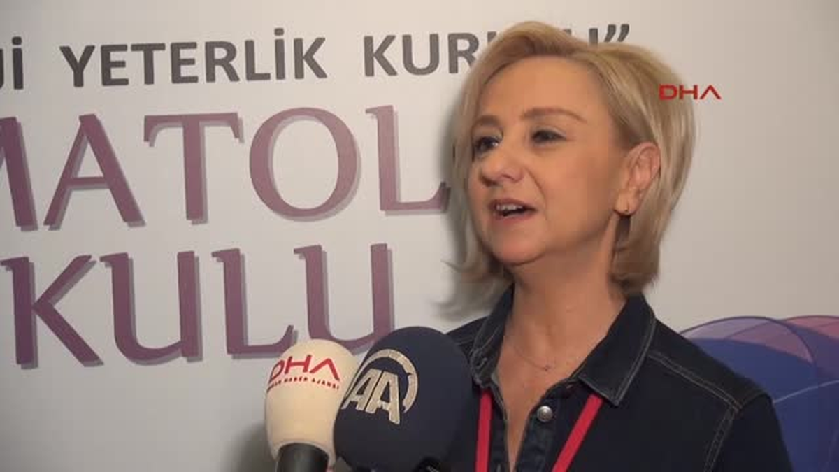 Antalya Prof. Dr. Ilter Akne Bir Hastalıktır, Ilaçla Tedavi Edilir