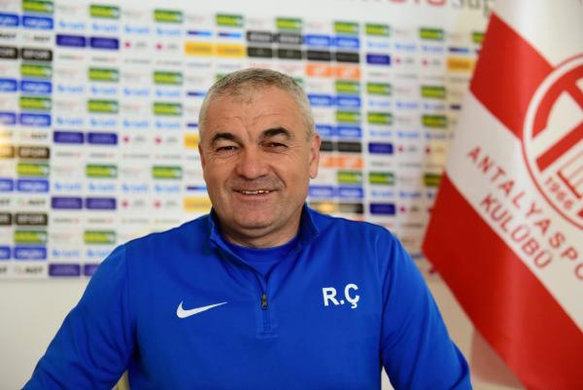 Antalyaspor Teknik Direktörü Çalımbay: "Fenerbahçe Zor Maç"