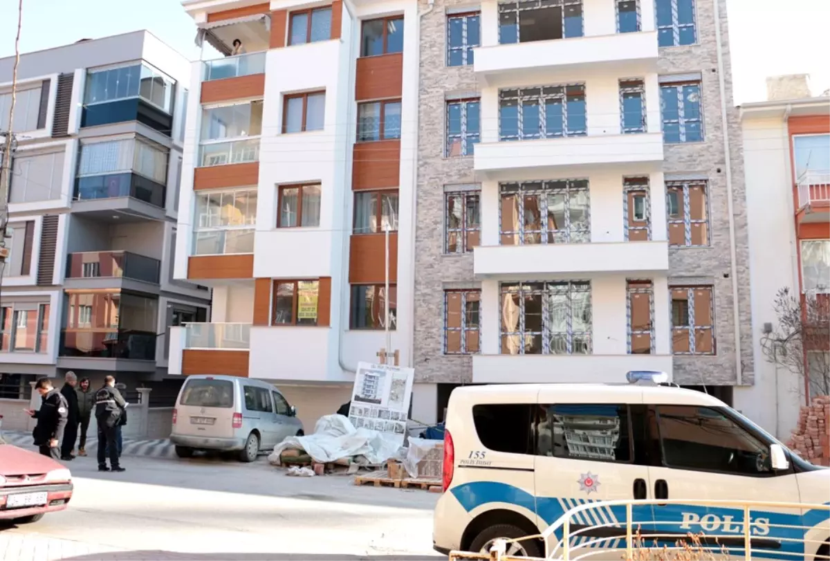 Apartmanın 4. Katından Düşen Temizlik Işçisi Öldü