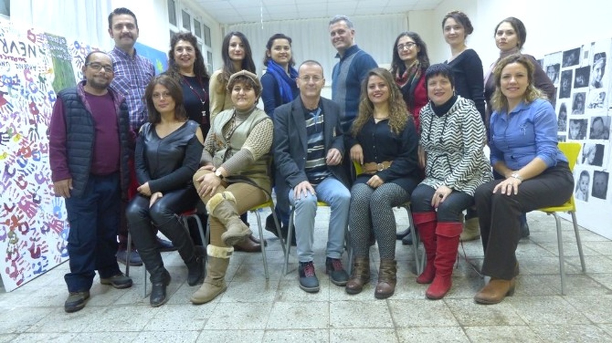 Aü Personel Tiyatrosu Perdelerini Aralıyor