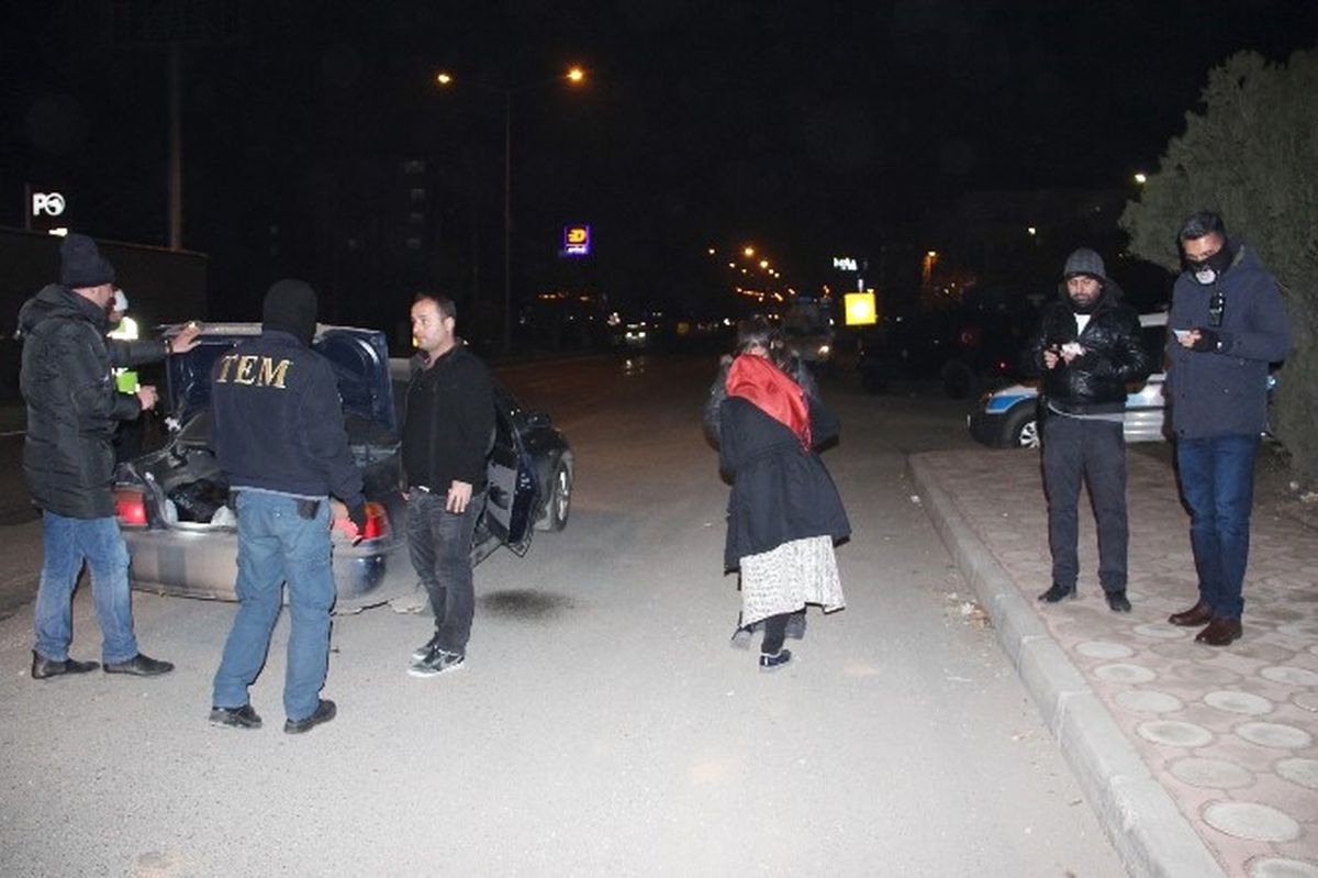 Batman\'da 600 Polis ile "Huzur Operasyonu" Yapıldı