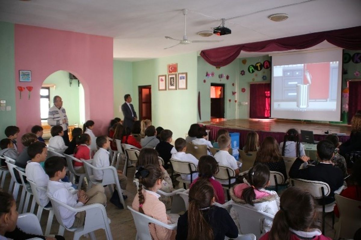 Bodrum\'da Öğrencilere Geri Dönüşüm ve Farkındalık Semineri
