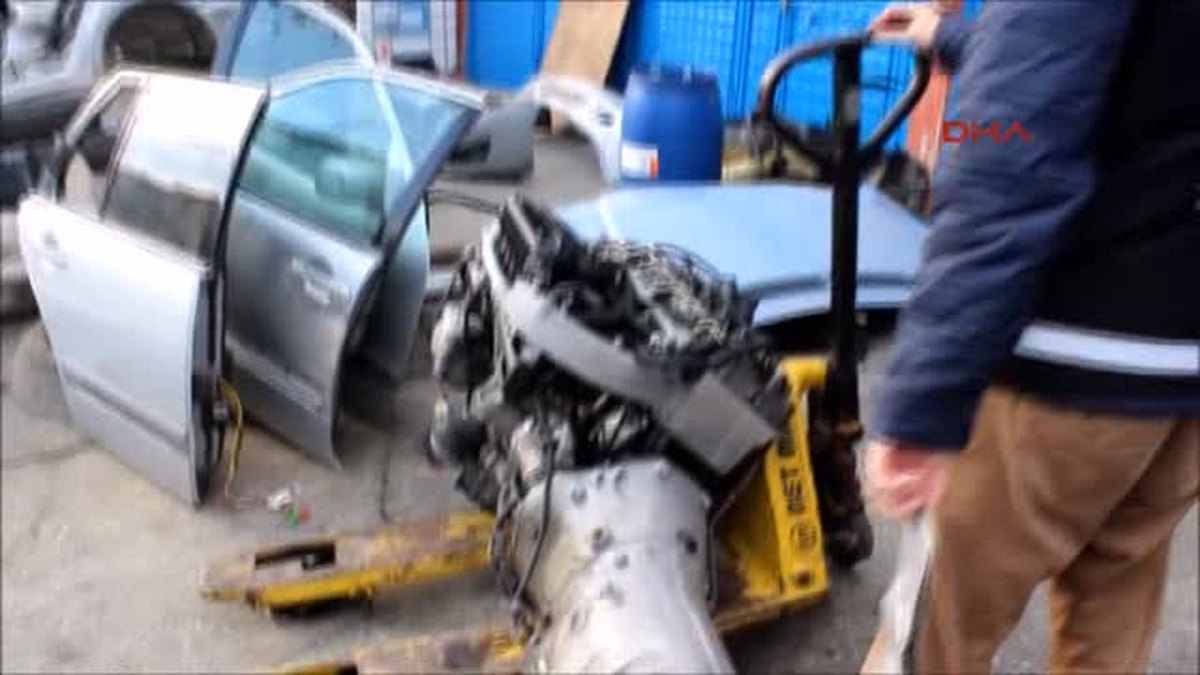 Bursa - Gümrükler Muhafaza Genel Müdürlüğü Ekipleri, Parçalanmış 3 Yabancı Plakalı Lüks Araç Ele...