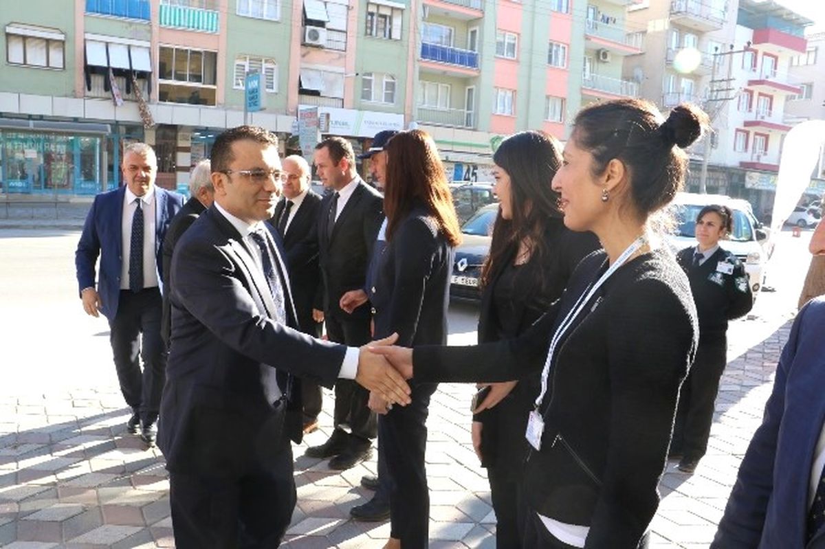 Büyükşehirin Akhisar\'daki Çalışmaları İncelendi