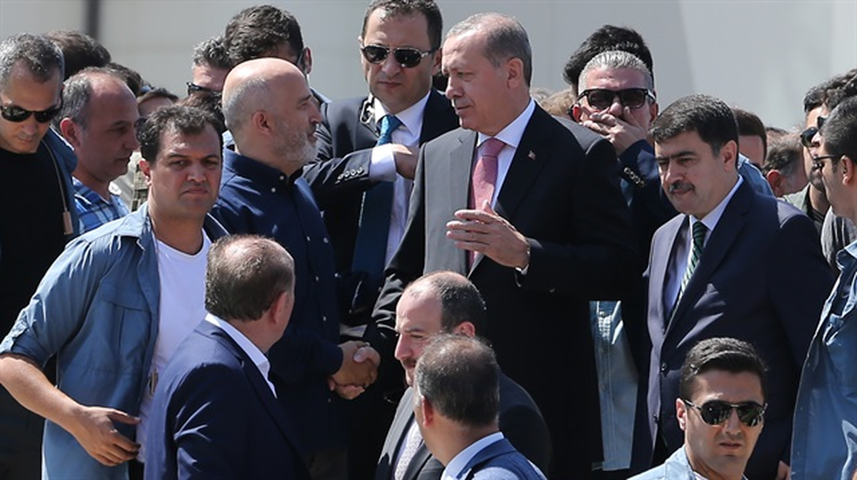 Cumhurbaşkanı Erdoğan (Döviz Bozdurma) "Bence Buna Milletim Daha da Yüklenmeli " (2)
