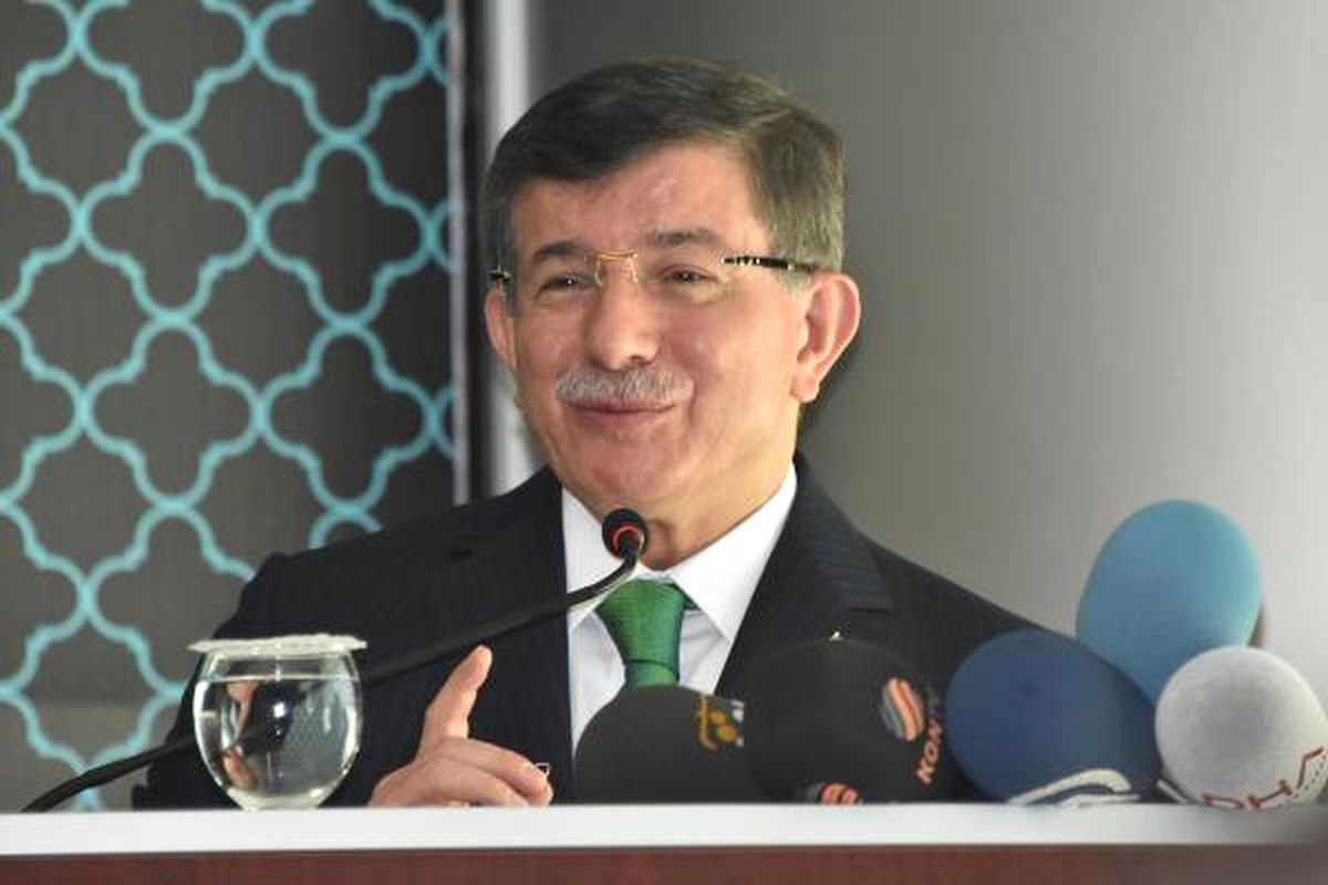Davutoğlu, Üniversite Öğrencileriyle Buluştu