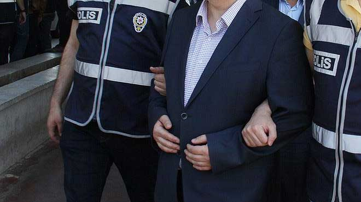 Emlakçıyım" Deyip Ucuz Arsa Vaadiyle Dolandırdı