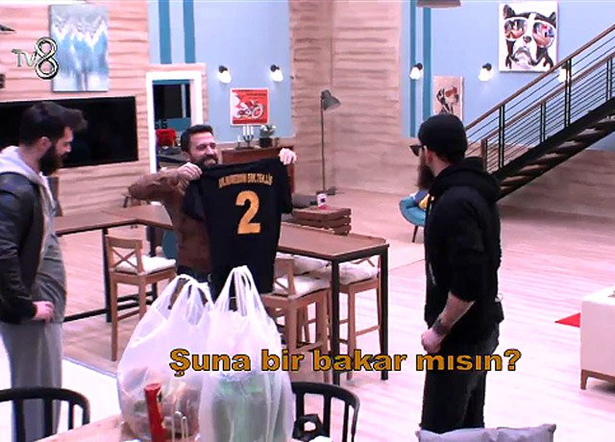 Fatih\'e Duygulandıran Hediye!