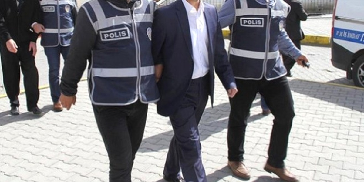 Fetö Soruşturmasında 3 Memur Gözaltına Alındı