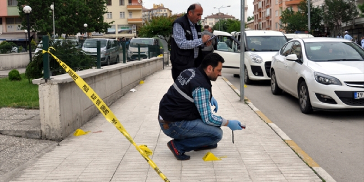 (Geniş Haber)- Adliye Önünde Silahla Ateş Açıldı: 1 Kişi Yaralandı