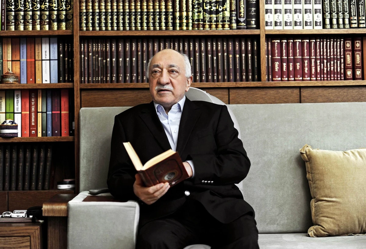 Gülen\'in İzmir\'deki Kurmaylarına Operasyon! İki Patron Gözaltı Listesinde