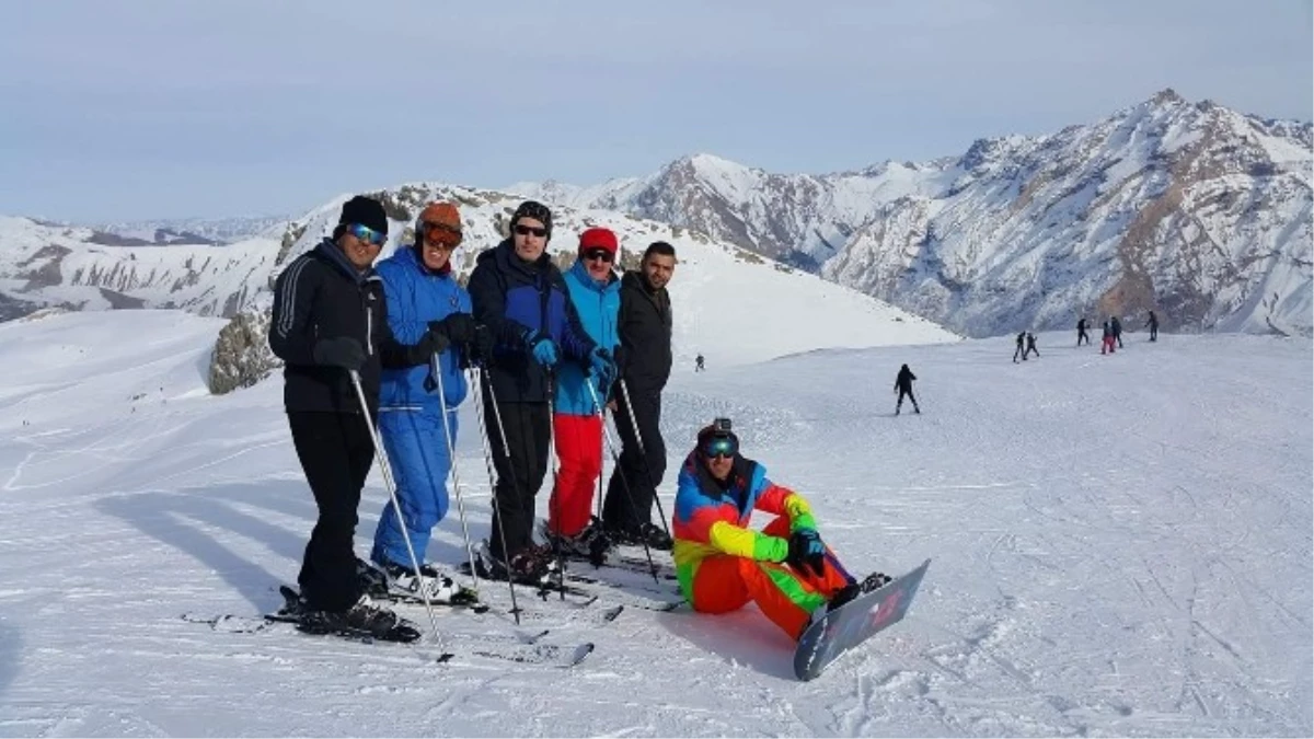 Hakkari\'de Kayak Sezonu Başlıyor