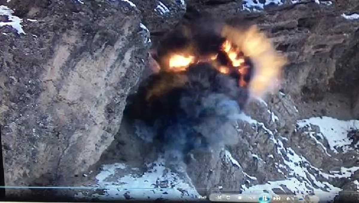 Hakkari\'de PKK\'ya Ait Sığınakta Çok Sayıda Patlayıcı Ele Geçirildi