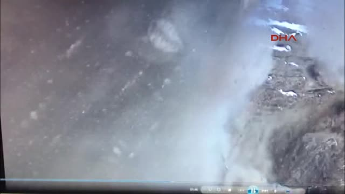 Hakkari\'de PKK\'ya Ait Sığınakta Çok Sayıda Patlayıcı Ele Geçirildi