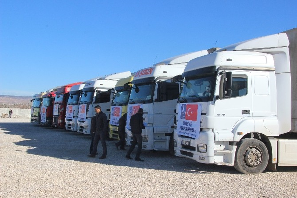 Halep\'e İnsanı Yardım Malzemesi Gönderildi