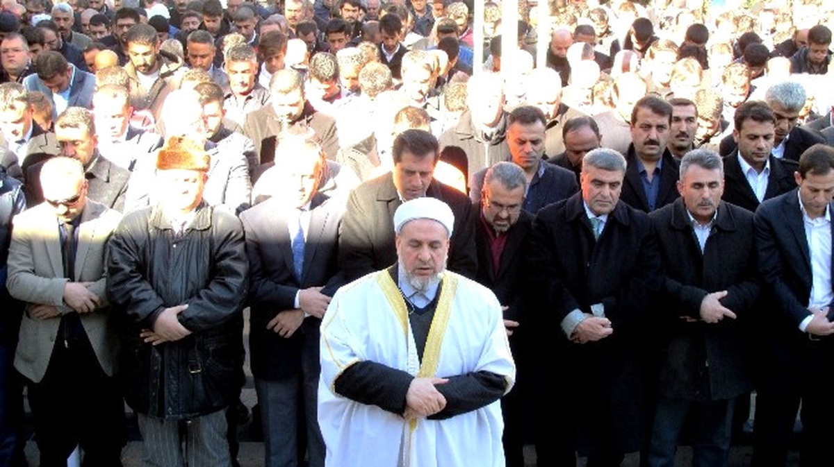 Halep\'te Ölenler İçin Gıyabi Cenaze Namazı