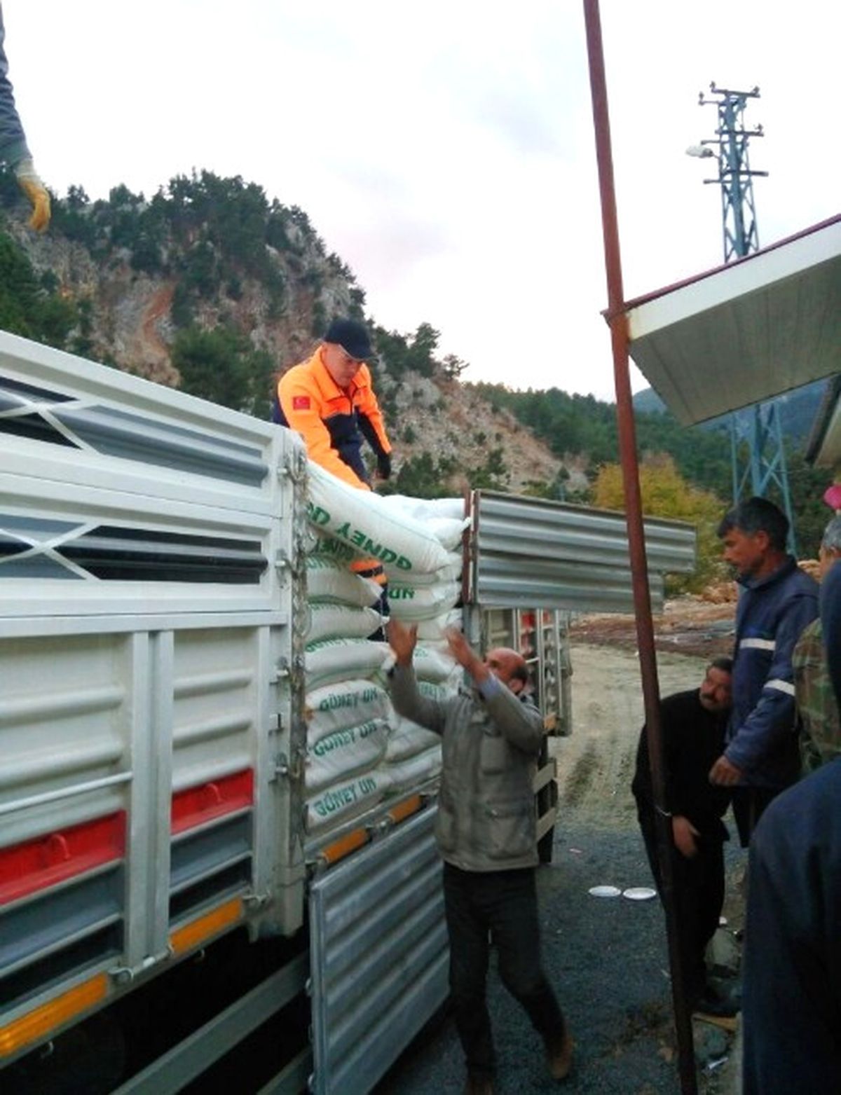 Hayırsever İş Adamları Aladağ\'ı Unutmadı