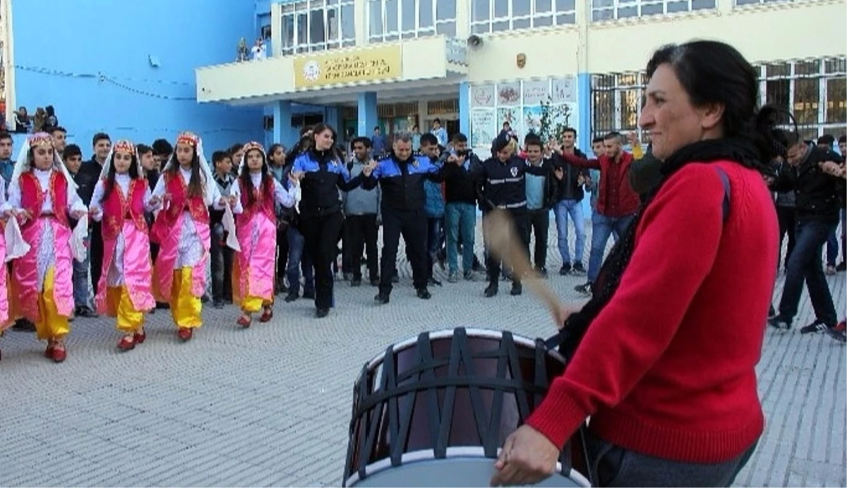 Huzur Uygulaması Halayla Son Buldu