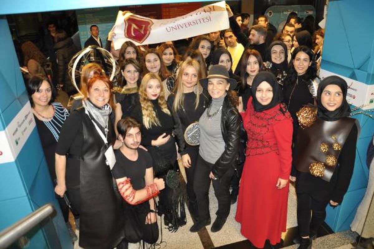 İnovasyon Haftası\'nda Üniversitelilerden Defile