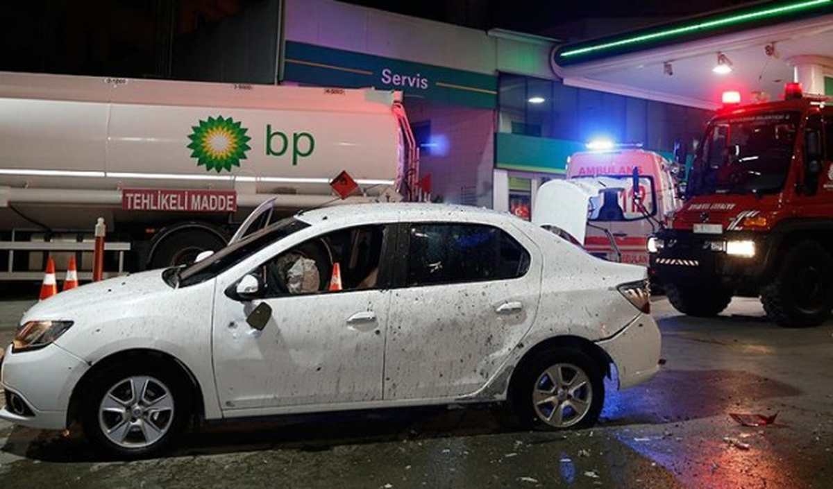 İstanbul\'da Otomobile El Yapımı Patlayıcı ile Saldırı