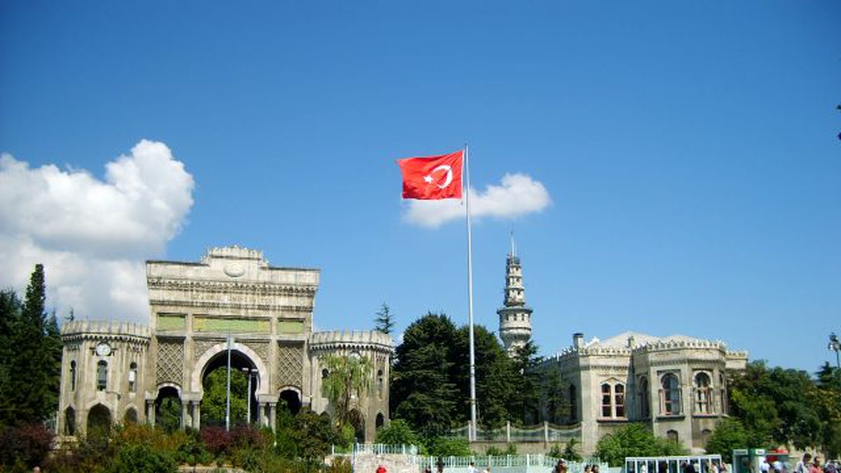 İstanbul Üniversitesi\'nde Fetö Operasyonu: 61 Gözaltında, 26 Kişi Aranıyor (2)