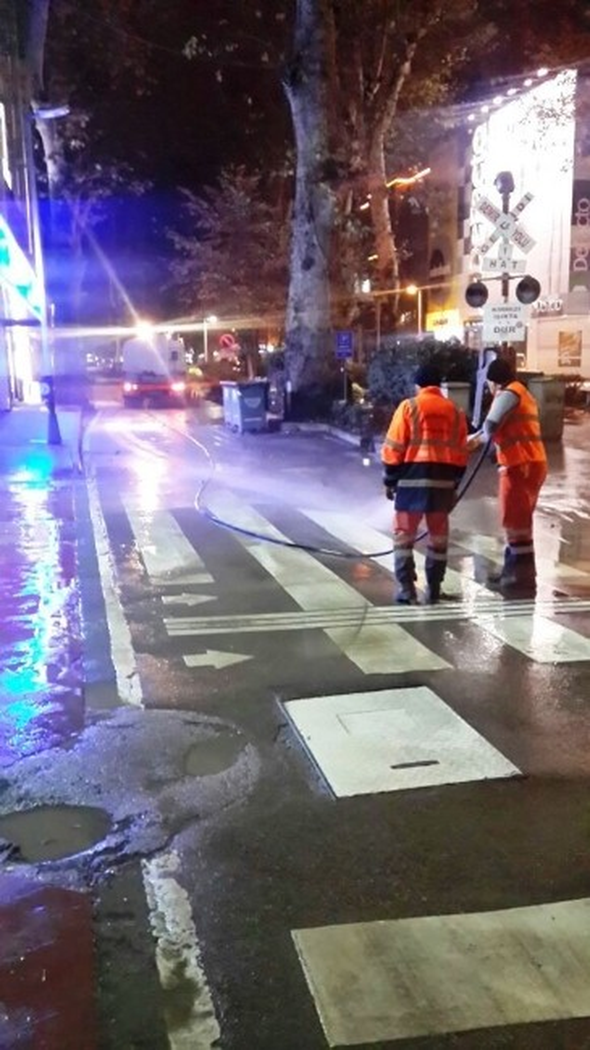 İzmit Belediyesi, Cadde ve Sokakları Gece Gündüz Temizliyor