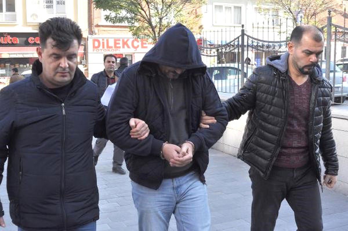 Kendisini Bakanlık Müfettişi Olarak Tanıtan Dolandırıcı Yakalandı