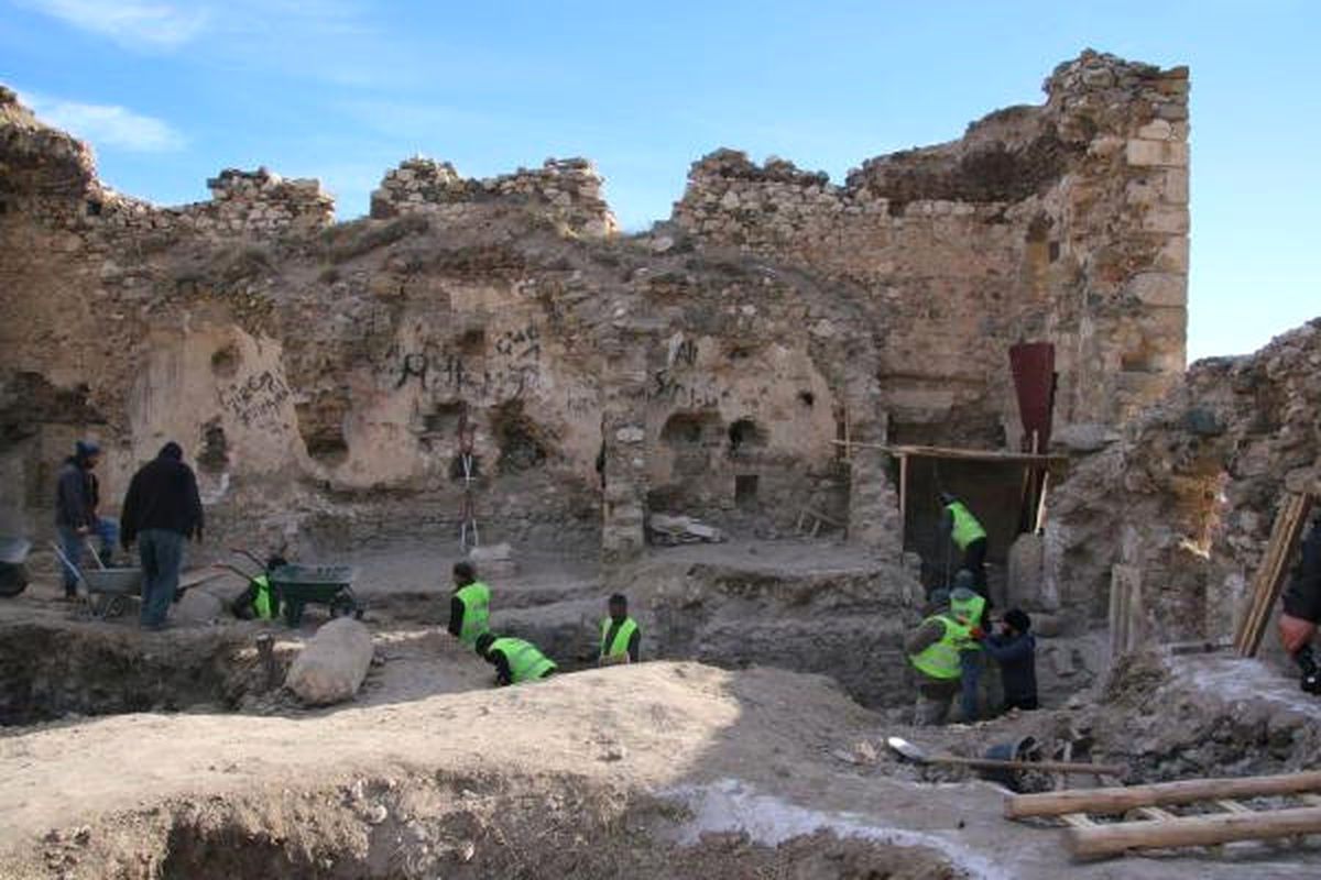 Kızıl Kilise\'deki Kazılarda 165 Yıllık Kitabe Bulundu