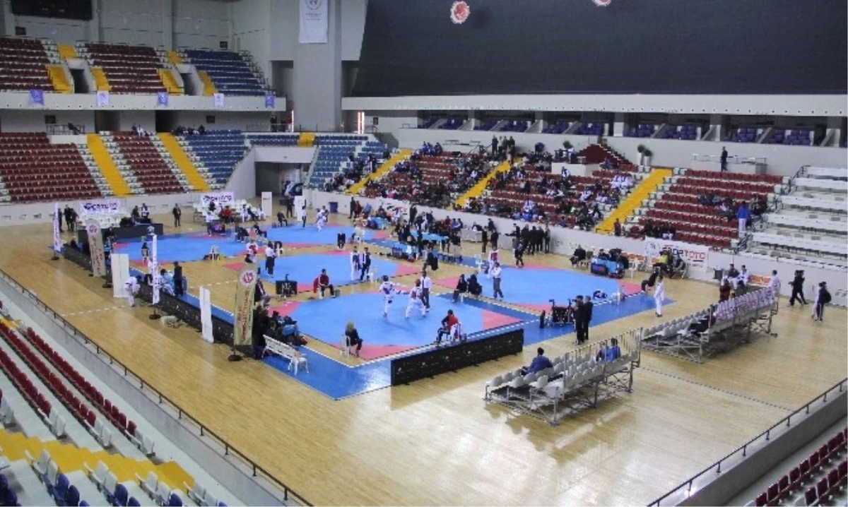 Kulüpler Türkiye Tekvando Şampiyonası Mersin\'de Başladı