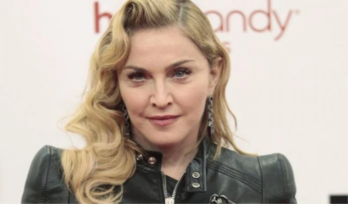 Madonna, Türk Tasarımı Yüzüğü Nasıl Taktı?