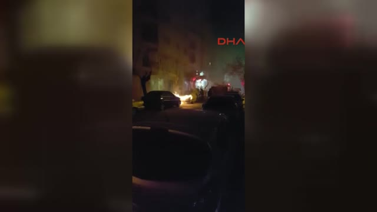Manisa - Park Halindeki Otomobil Yandı