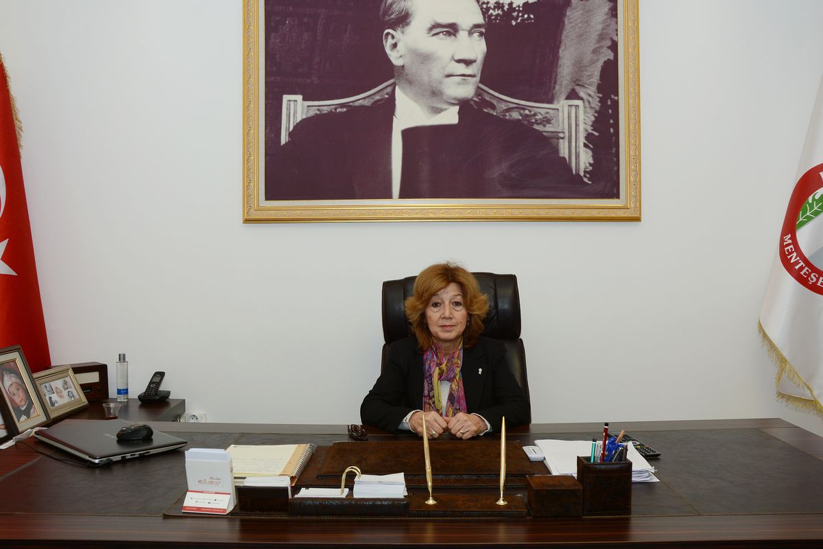 Menteşe, Kadına Emanet