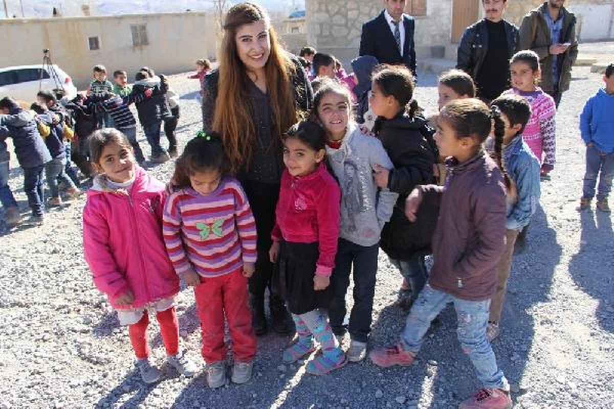Van'da Birçok Öğrenci Okula Terlikle Gidiyor