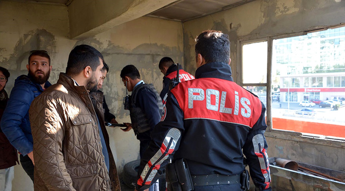 Polisten, Dizi Setine Uzun Namlulu Silah Baskını