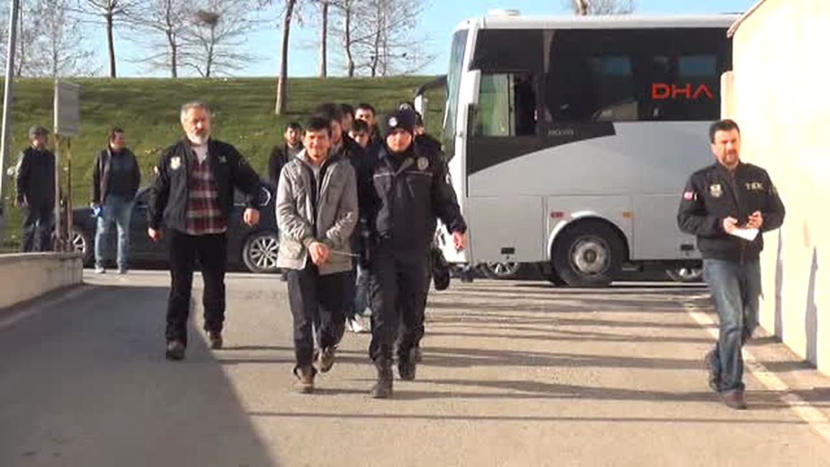 Sakarya Fetö\'nun Üniversite Ev Ağabeyleri Adliyeye Sevk Edildi