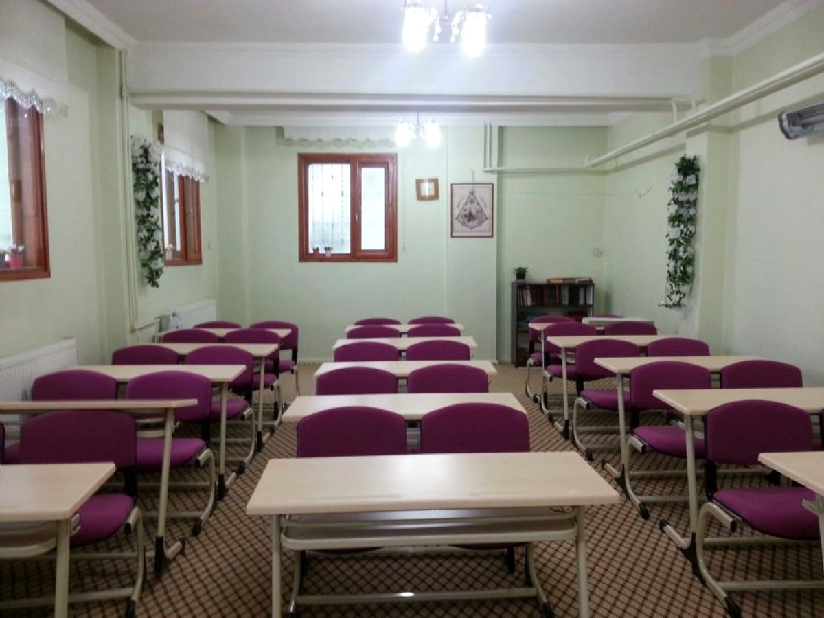 Sınır Ötesine Sıra, Masa ve Eğitim Malzemeleri Yardımı