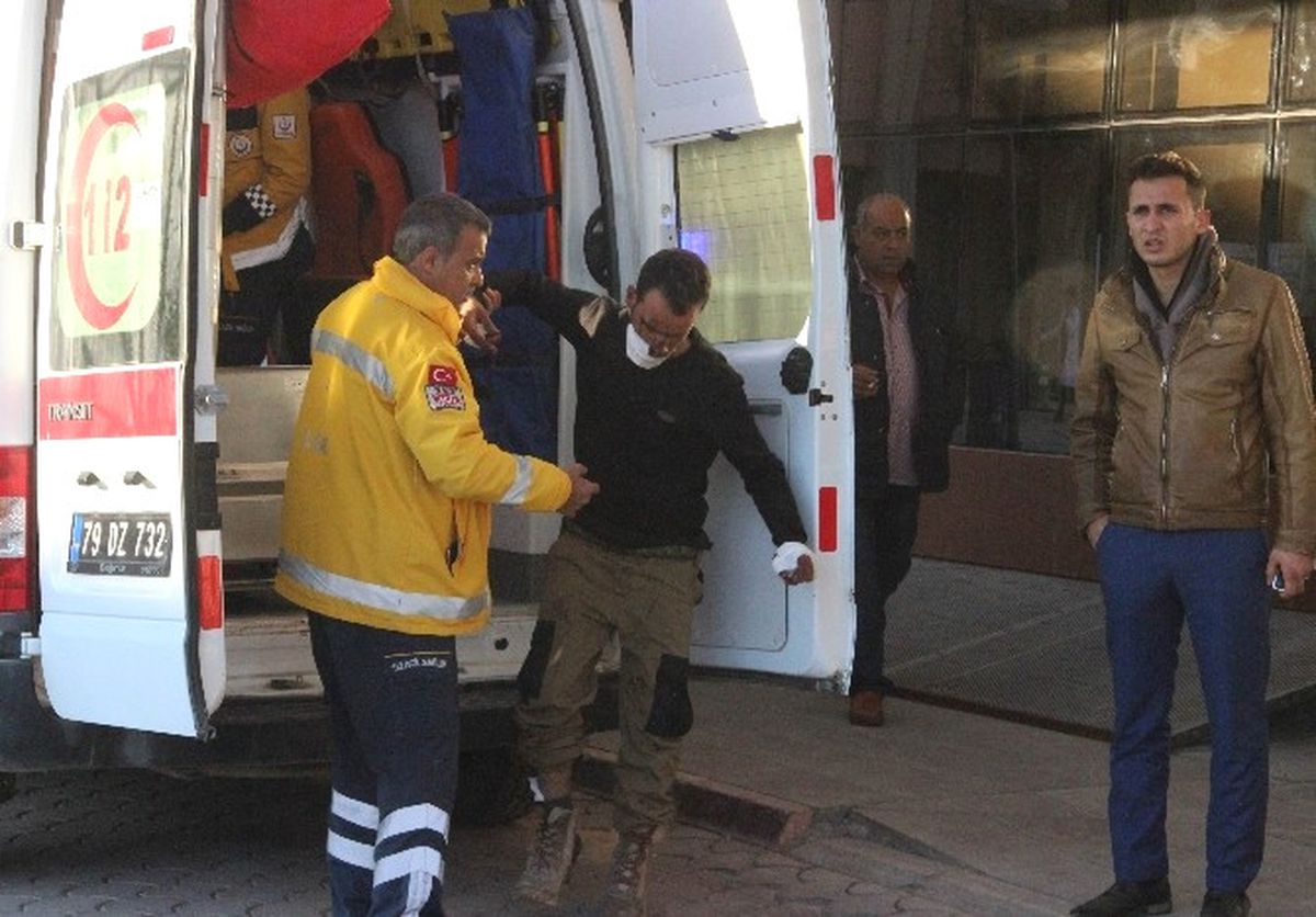 Suriye\'deki Çatışmalarda Yaralanan 10 Suriyeli Kilis\'e Getirildi