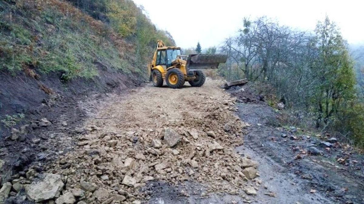 Tika\'dan Gürcistan\'daki Köylere Yol Onarımı