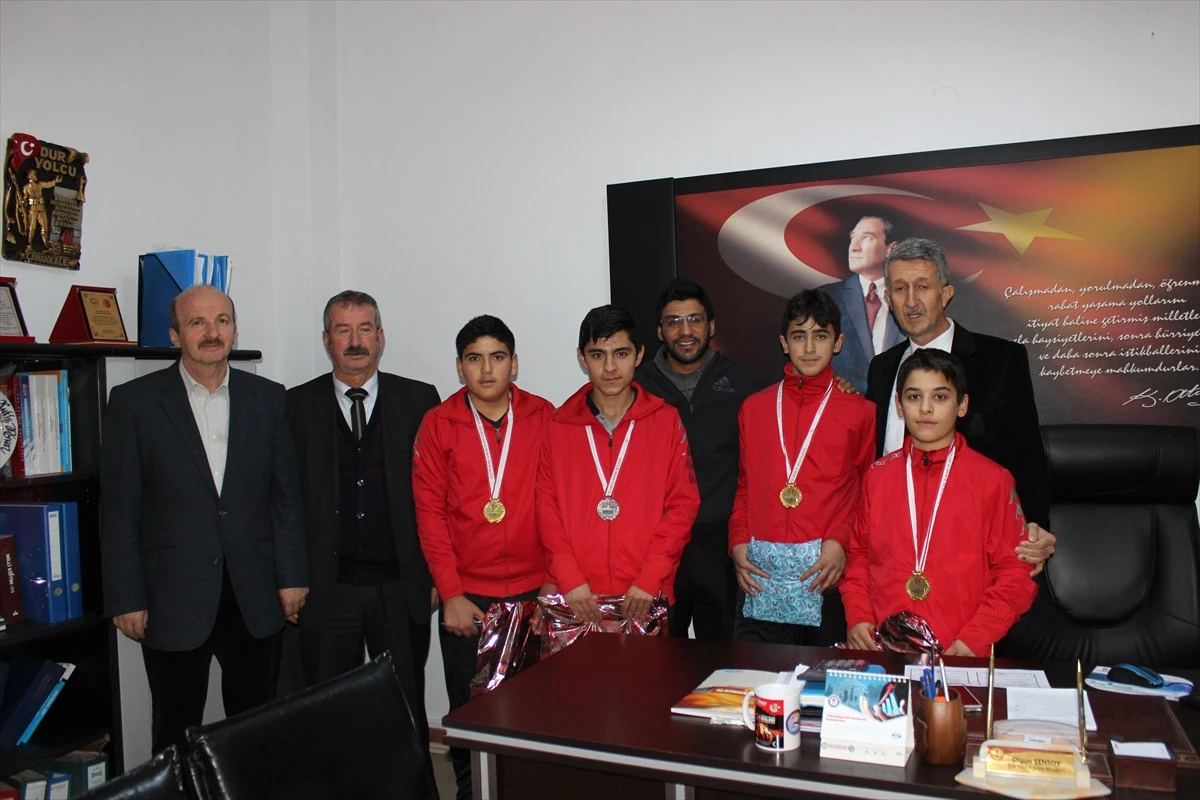 Türkeli\'de Başarılı Öğrenciler Ödüllendirildi