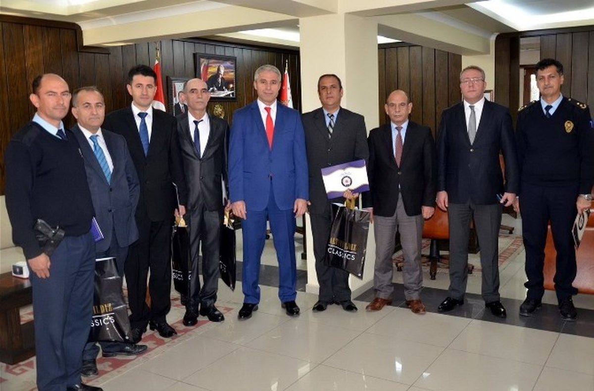 Uşak\'ta Başarılı Polislere Belge Verildi