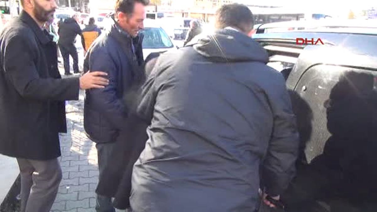 Zonguldak Kiralık Aracı Sahte Kimlikle Satmak Isteyen Şüpheliler Yakalandı
