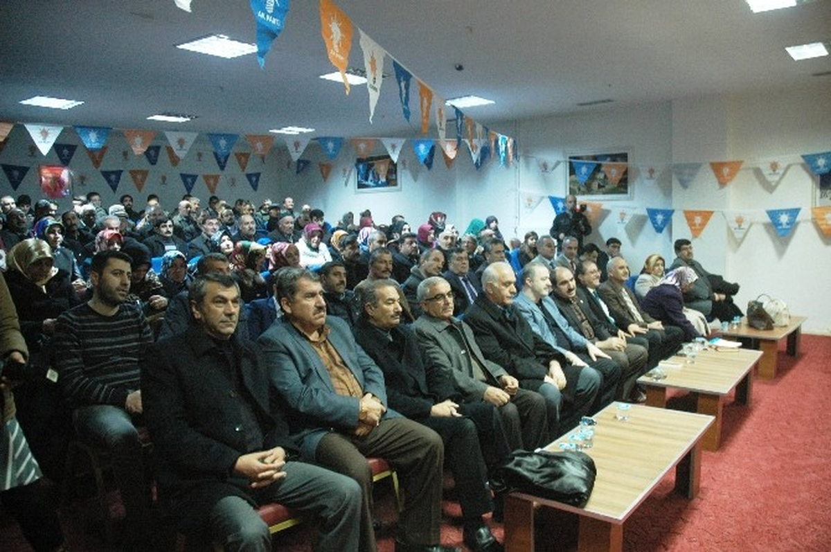 AK Parti Mahalle Başkanları Toplantısı Yapıldı